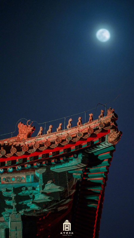 【故宫博物院绝美夜灯组图】“我的名字叫紫禁城，快要600岁了，这上元的夜啊，总是让我沉醉，这么久了却从未停止