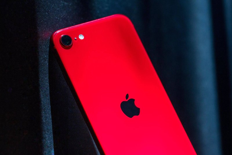 早报 | iPhone 在华 4 月销量大涨 / 网友称 QQ 音乐在歌曲间插广告 / 年龄算不算隐私？