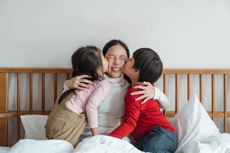 【人类为什么接吻？达成「唾液共享关系」的人更亲密】《睡美人》里，王子亲吻沉睡的公主，她便从梦中醒来