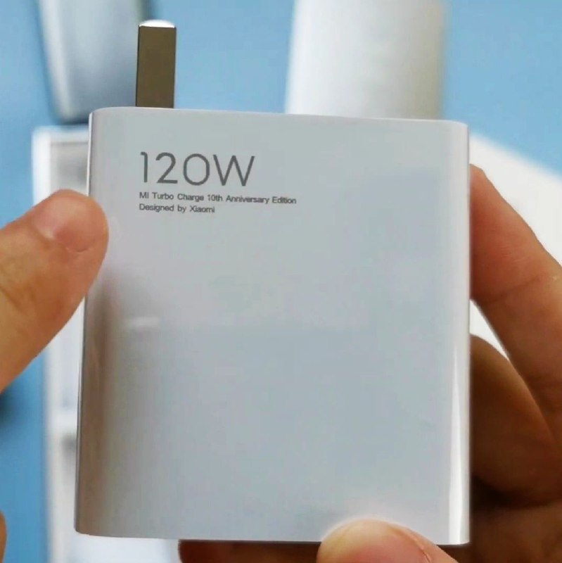 #雷军十周年演讲 疑似有网友曝光了小米10 至尊版开箱视频…正面和小米10系列几乎一样，搭载左上角挖孔双曲面屏幕，骁龙865 SOC，支持120W快充、120Hz刷新和120X变焦，后置四摄镜头，应该是采用陶瓷机身设计，你们觉得怎么样？😂 #科技圈大小事#雷军十周年演讲 疑似有网友曝光了小米10 至尊版开箱视频…正面和小米10系列几乎一样，搭载左上角挖孔双曲面屏幕，骁龙865 SOC，支持120W快充、120Hz刷新和120X变焦，后置四摄镜头，应该是采用陶瓷机身设计，你们觉得怎么样？😂 #科技圈大小事