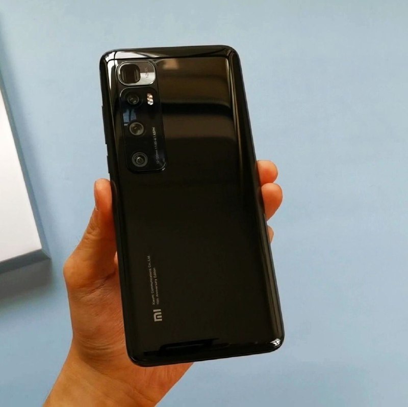 #雷军十周年演讲 疑似有网友曝光了小米10 至尊版开箱视频…正面和小米10系列几乎一样，搭载左上角挖孔双曲面屏幕，骁龙865 SOC，支持120W快充、120Hz刷新和120X变焦，后置四摄镜头，应该是采用陶瓷机身设计，你们觉得怎么样？😂 #科技圈大小事#雷军十周年演讲 疑似有网友曝光了小米10 至尊版开箱视频…正面和小米10系列几乎一样，搭载左上角挖孔双曲面屏幕，骁龙865 SOC，支持120W快充、120Hz刷新和120X变焦，后置四摄镜头，应该是采用陶瓷机身设计，你们觉得怎么样？😂 #科技圈大小事