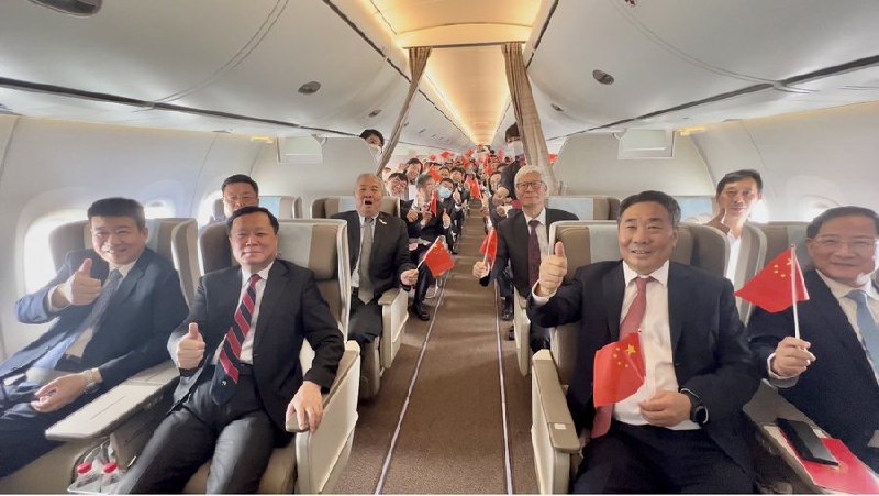 C919首航四位“首排乘客”