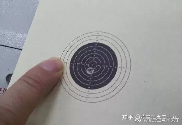 原来十米气步枪的靶子这么小，我一直以为锅盖那么大 #无用但有趣的冷知识