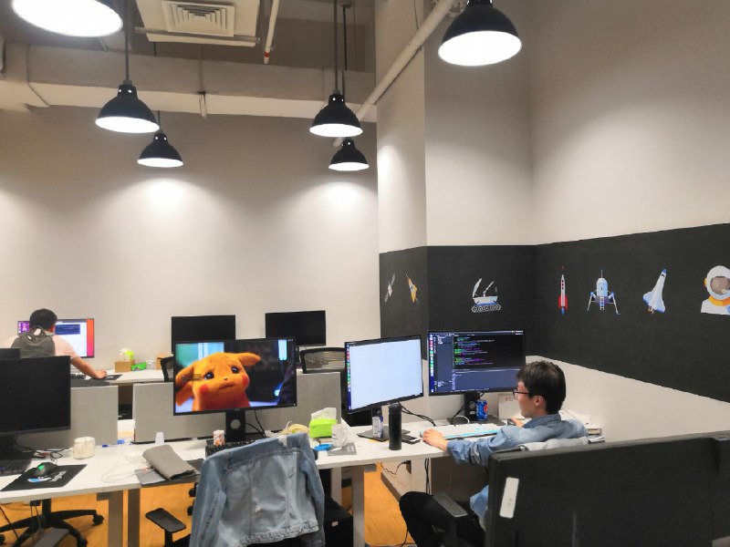 我司某工程师的屏保 萌化了🤗   #工程师的日常