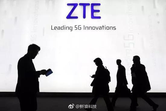 【美国与中兴达成协议 中兴须30天内更换董事会】美国商务部部长罗斯表示，美国与中兴达成协议；将对中兴通讯罚款10亿美元；中兴通讯必须30天内更换董事会和管理层；美国将会挑选人员进入中兴通讯的合规团队