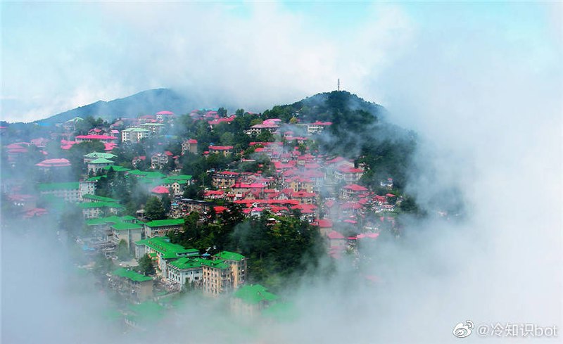庐山市的牯岭镇，名称来源于单词cooling的音译，它是中国唯一一个名称来源于英文的镇