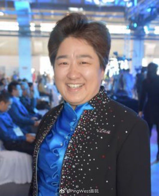 【IEEE下令清理华为系审稿人后续 北京大学教授辞去IEEE编委会职务】5月29日讯，针对今日电气电子工程师学会（IEEE）发布禁止华为员工担任审稿人或编辑的邮件