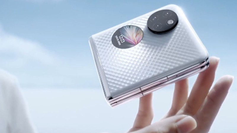 【APPSO 科技早报 - 1224】1. 华为发布 P50 Pocket 折叠屏手机2. 部分第三方 Apple Watch 充电器无法充电3.微信支持自动登录功能4. 苹果分享 10 个 iPhone 操作小技巧5.华为 WATCH D 腕部心电血压记录仪正式发布6.星巴克将增新配送平台7.浙江消保委称近三成主播存不合规现象8.《英雄联盟》推出免费改名活动9. Steam 冬季特活动正式开启10. 《疾速追杀 4》官宣延期上映详情点击👉 