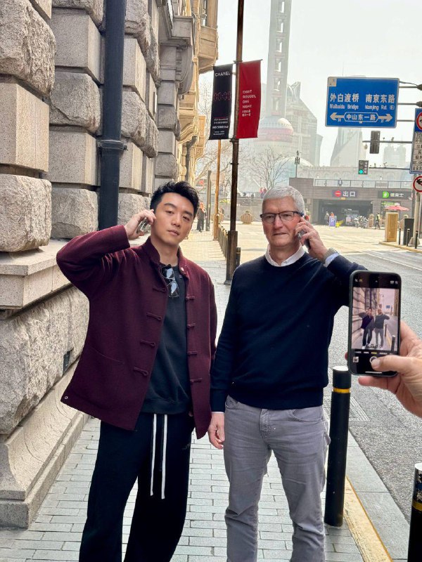 库克来华，郑恺与库克在上海外滩偶遇 ，一起吃了一顿上海传统早餐