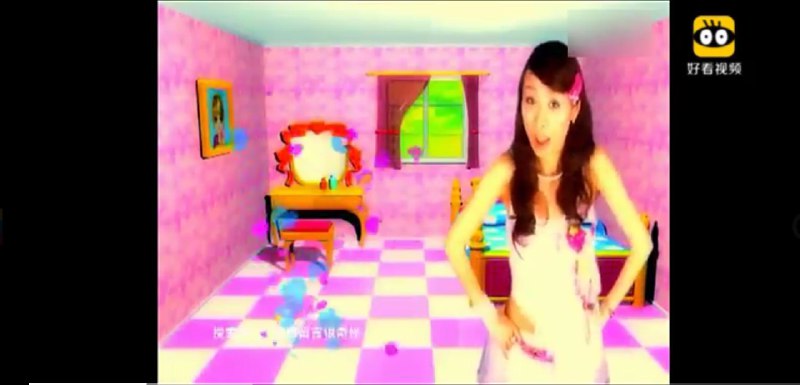 十多年前的神曲《QQ爱》的MV导演是新裤子的彭磊