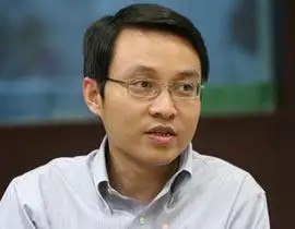 成年人沉迷网游危害也很大！大约17年前，下载软件“网际快车”的创始人侯延堂迷上了《魔兽世界》这款游戏，他因为沉迷游戏，一年多没更新软件，最终网际快车的市场优势被后来的迅雷超过