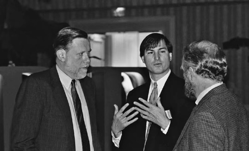 Adobe创始人去世了，虽然没有多少人知道他的名字，但几乎每一个计算机用户都使用过他发明的产品PDF，当然了各种大名鼎鼎设计软件就不用说了，他们让计算机变成了生产力