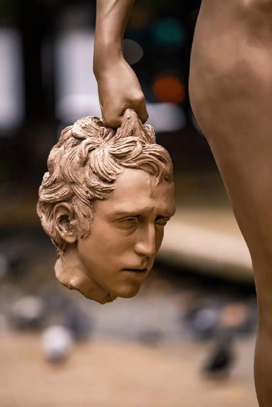 茶叶所含咖啡因约占干茶重的2-4%可可碱约0.05%茶叶的咖啡因含量比大多数咖啡豆多 #无用但有趣的冷知识