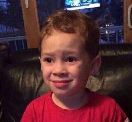 如果公司的某位程序员小哥哥突然说了句 “这垃圾代码是谁……”，但是没把话讲完就闭嘴的时候，很有可能是因为，他终于发现这段代码其实就是他自己写的… 🤷‍♂️   #工程师的日常