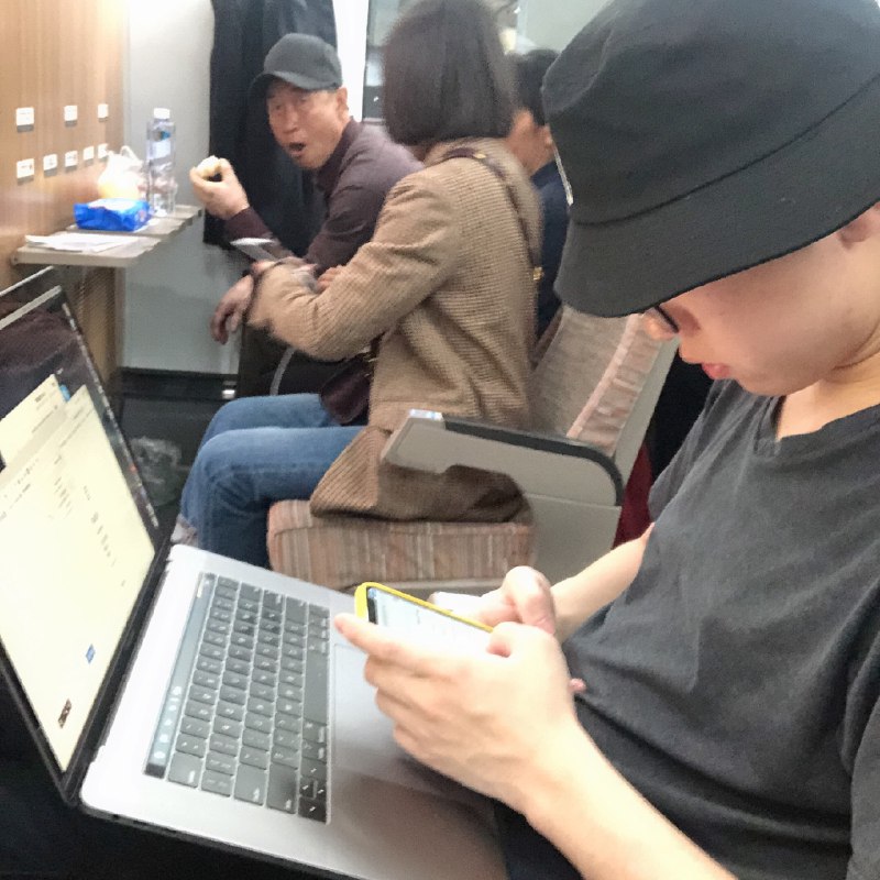 wcgg坐高铁都要写代码 nb 绝了   #工程师的日常