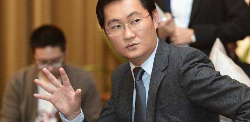 【腾讯公司董事会主席马化腾减持腾讯股票】 7月7日讯，据资料显示，腾讯公司董事会主席马化腾在6月30日和7月3日减持50万股腾讯公司股票