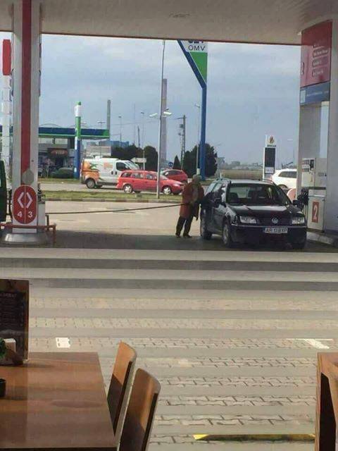 当产品不附带使用说明 🌚🌚   #工程师的日常