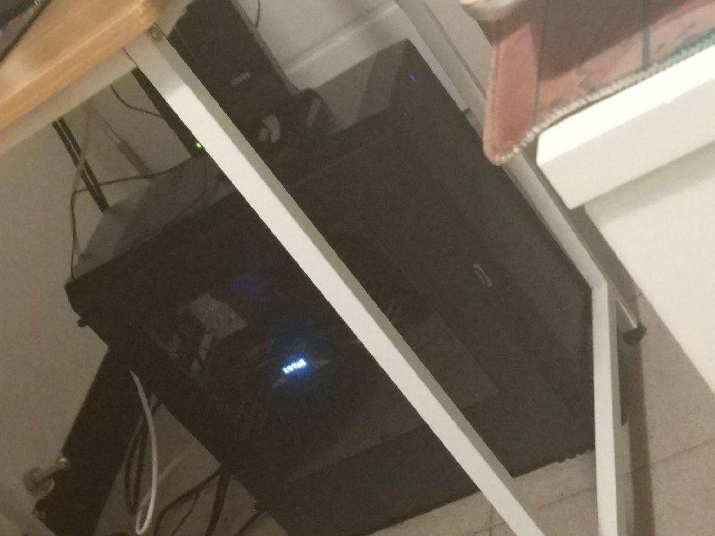 睡觉前不关机，显卡努力地挖着矿