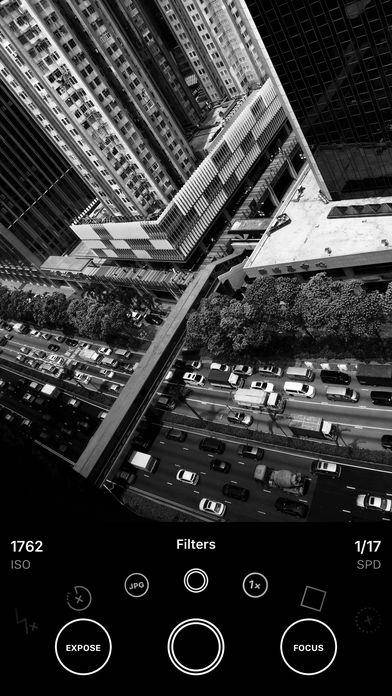 Obscura 2（￥45→特约限免）是一款非常强大的相机应用，华丽的滤镜和简单易用的界面能够轻松帮助你创造出高质量的照片